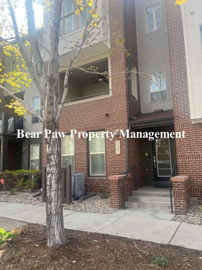 Building Photo - 423 S Reed Ct