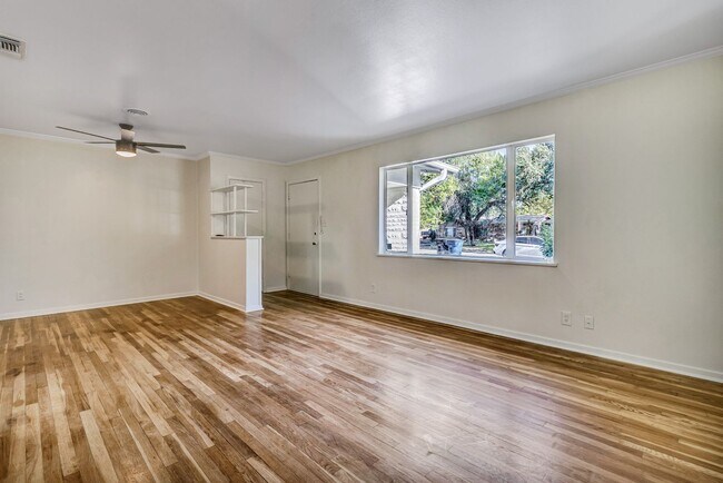 Building Photo - 3 Bedroom in Terrell Heights