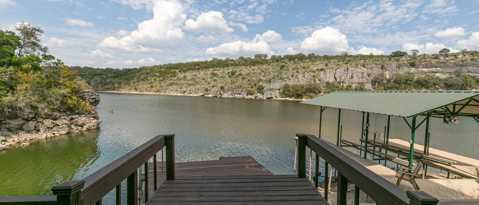 Foto del edificio - 830 Los Escondidos Rd