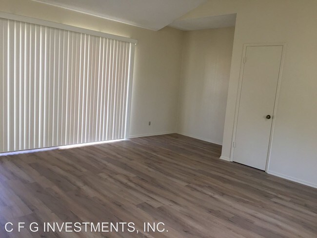 Foto del edificio - 16922 Lynn Lane