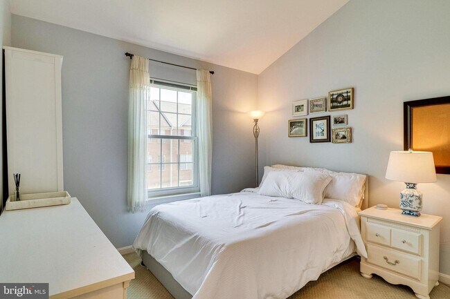 Building Photo - 3026 Shaughnessy Ct