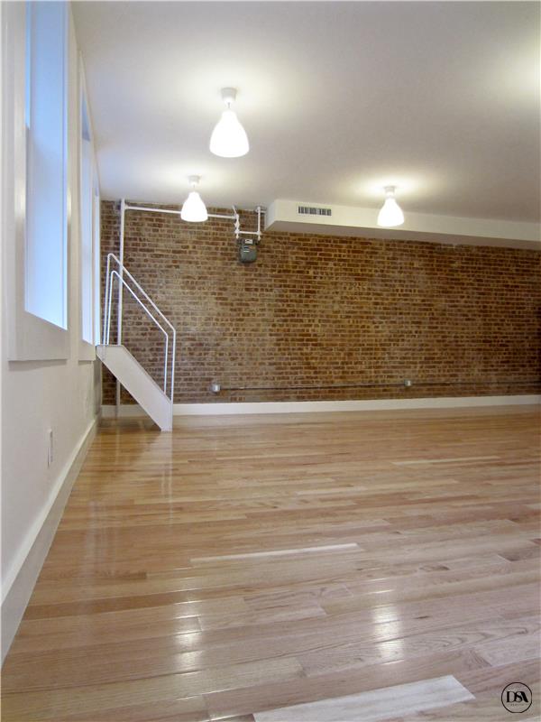 Building Photo - 9 Great Jones St