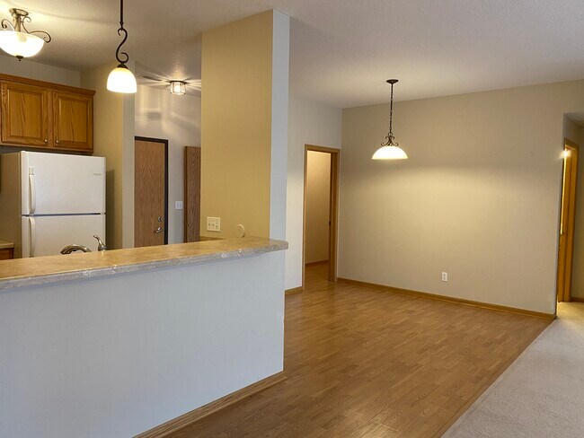 Foto del edificio - 2321 Bristol Dr