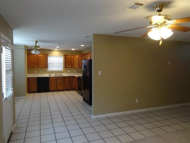 Building Photo - 2310 Light Shore Dr