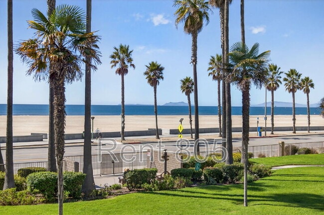 Building Photo - 334 Surfside Dr