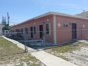 Building Photo - 1260 Sesame St