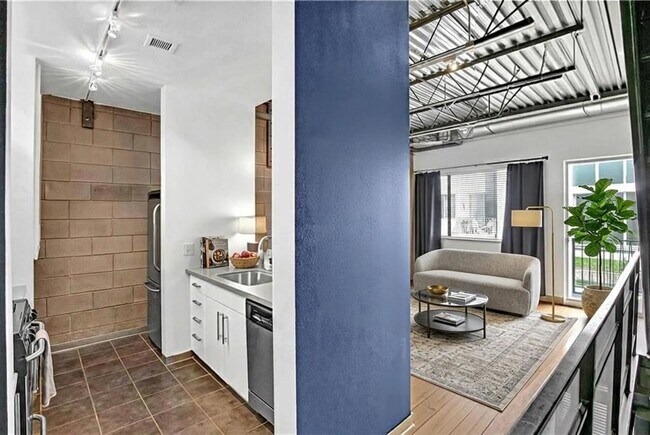 Building Photo - 4801 S Congress Ave