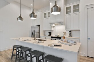 Building Photo - 5048 Mooney Fls Dr