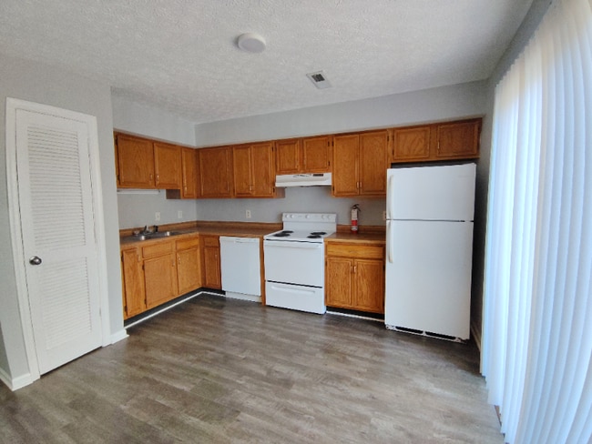 Building Photo - 13 Fonda Dr