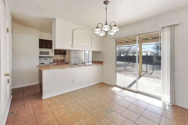 Building Photo - 1942 S Sunburst Dr