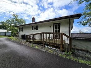 Building Photo - 258 Wilcox Dr