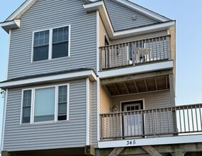 Building Photo - 345 Plymouth Ave