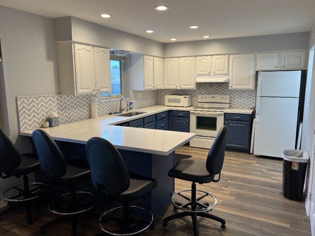 Foto del edificio - 1324 W 13th St