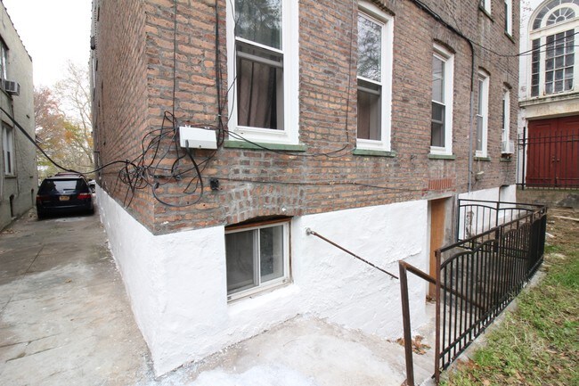 Building Photo - 330 67th St