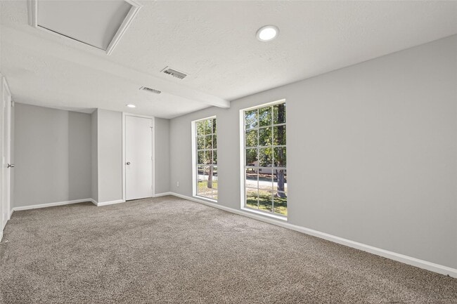 Building Photo - 1305 St Lawrence River Rd