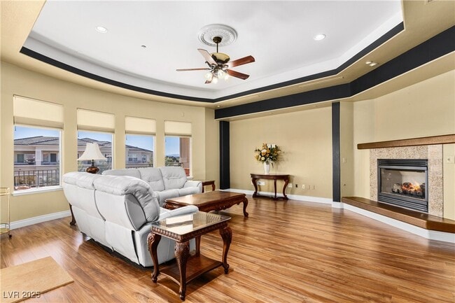 Building Photo - 9145 Tesoras Dr