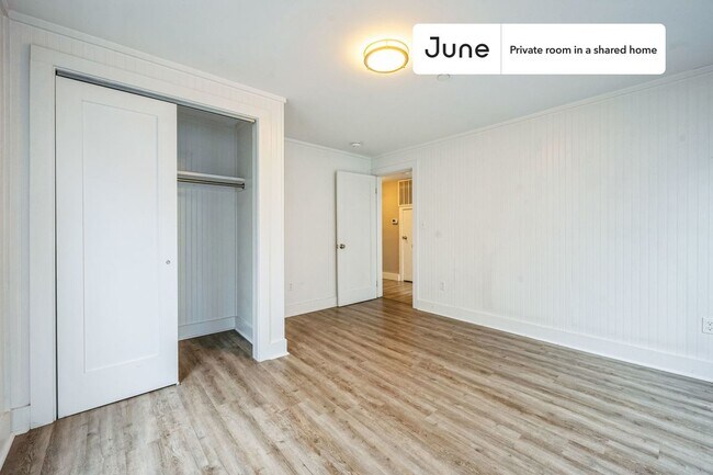 Foto del edificio - Room in Shared 4 bed/1.5 bath home