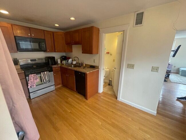 Foto del edificio - 205 Endicott St