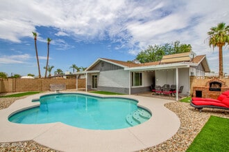 Building Photo - 1411 E Broadmor Dr
