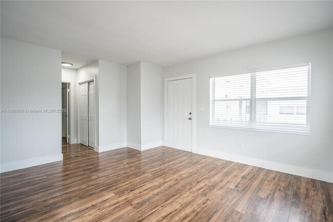 Foto del edificio - 460 NE 82nd Terrace
