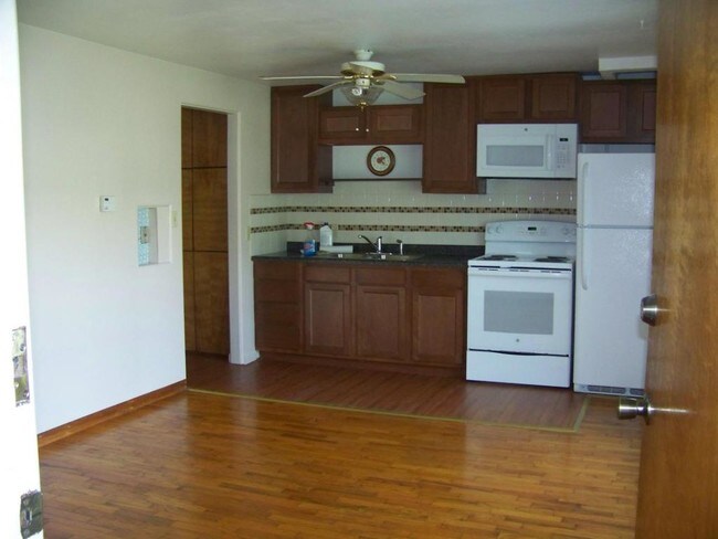 Foto del edificio - 806 E Gaylord St