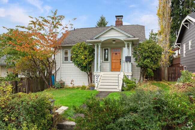 Building Photo - 6350 37th Ave SW