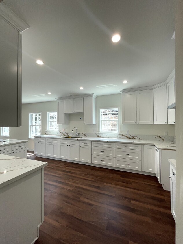 Foto principal - 1167 N Berendo St
