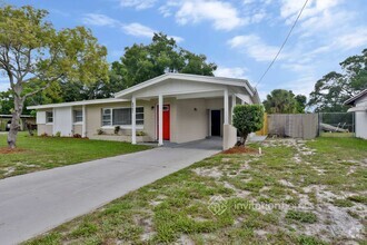 Building Photo - 4947 Golf Club Pkwy