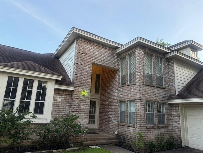 Foto del edificio - 15111 New Hastings Dr