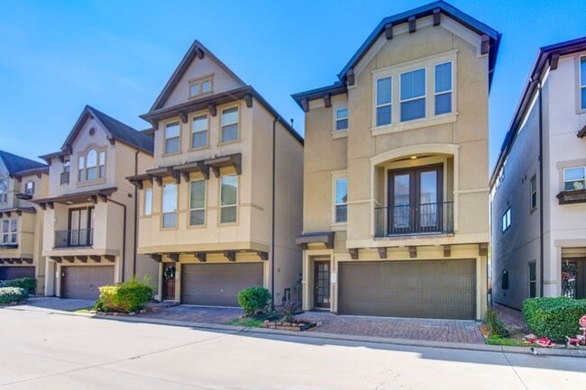 Building Photo - 10014 Spring Shadows Park Cir