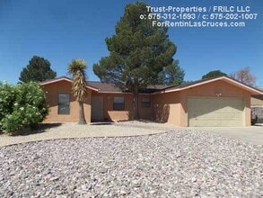 Building Photo - 5499 Cll De Rosas
