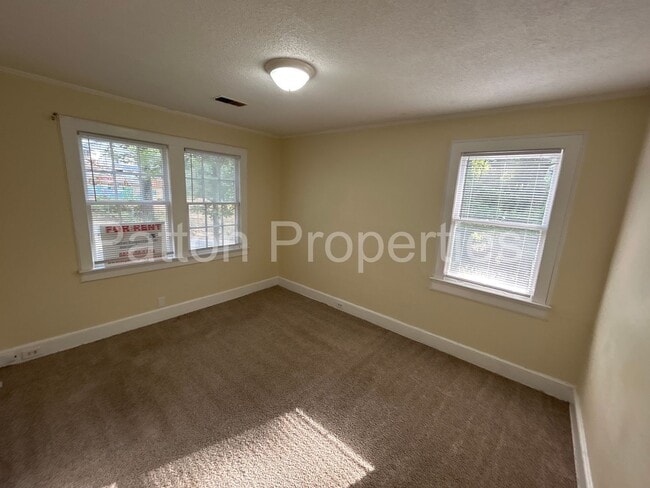Foto del edificio - 1401 Kinderway &amp; 4300-4302 Wentworth - Inside CoC - R09214-07-01