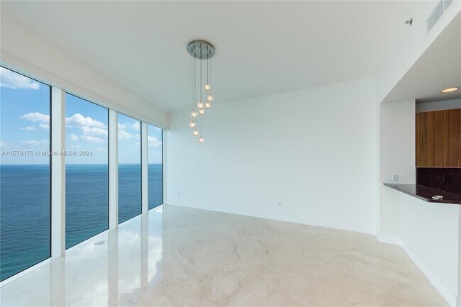 Building Photo - 2711 S Ocean Dr