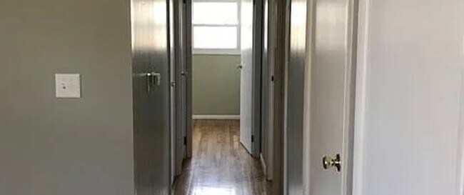 Foto del edificio - 3102 N Valleyview Dr