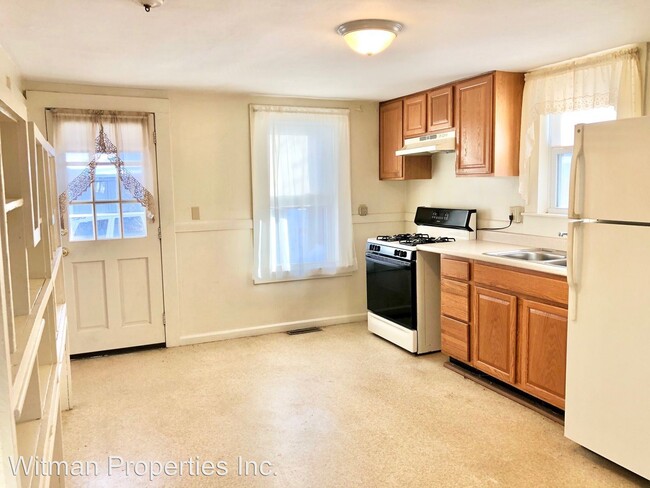 Building Photo - 2 br, 1 bath House - 28 1/2 Parker Street