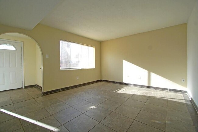Foto del edificio - 989 Avenida de las Campanas