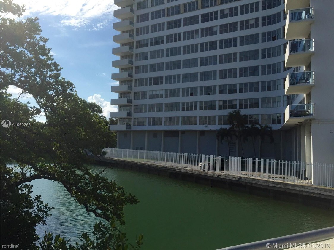 Primary Photo - 2 br, 2 bath Condo - 7442 Wayne Ave # 12