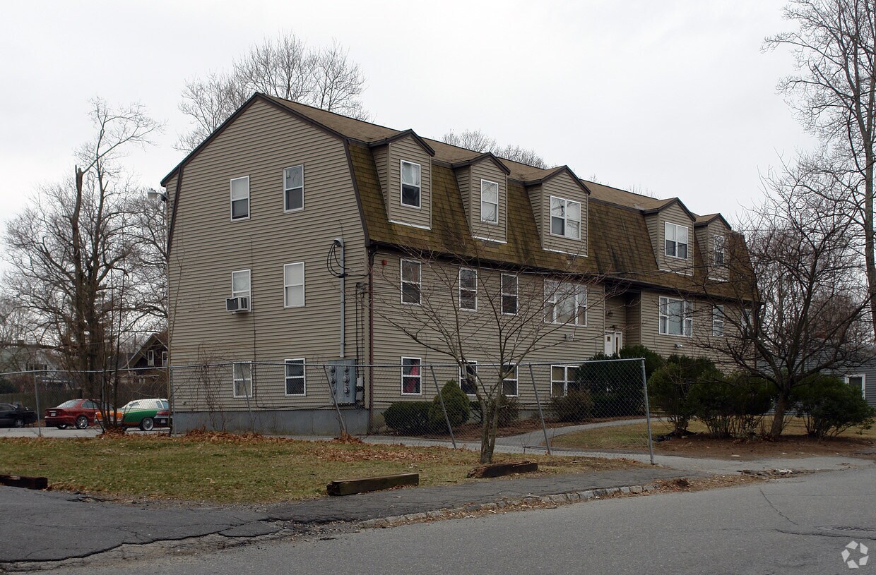 12½ Maple St, Taunton, MA 02780 Apartments in Taunton, MA