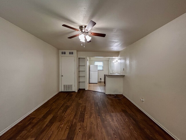 Building Photo - Pecan Grove Apartments