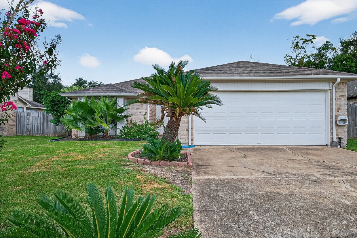 Primary Photo - 3403 Hillstone Dr