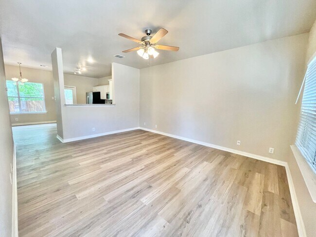 Building Photo - Beautiful Home in Medical Center!