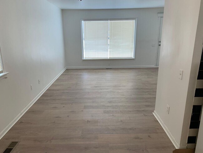 Building Photo - Cozy 3-Bed Home with Spacious Yard in Inkster!