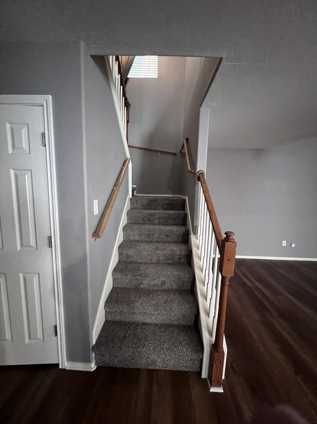 Building Photo - 9411 Rainbow Creek