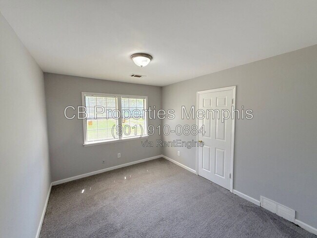 Foto del edificio - 1445 Robin Hood Ln