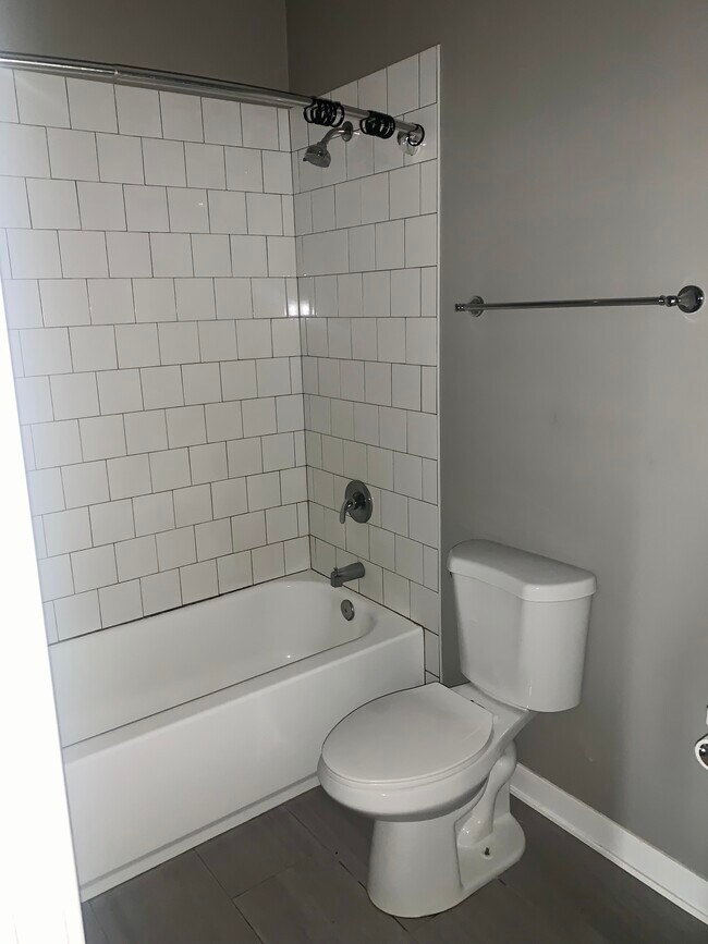 Building Photo - 4710 S King Dr
