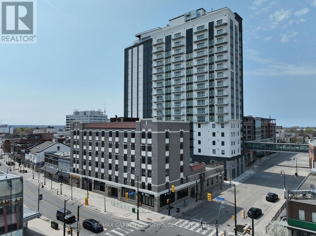 Building Photo - 57 Carlisle St