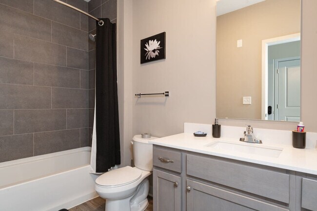 Foto del edificio - 5825 Sunset Wy