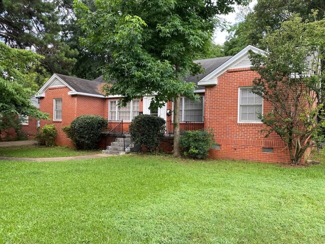Building Photo - Charming 2-bedroom waiting to be yours !!