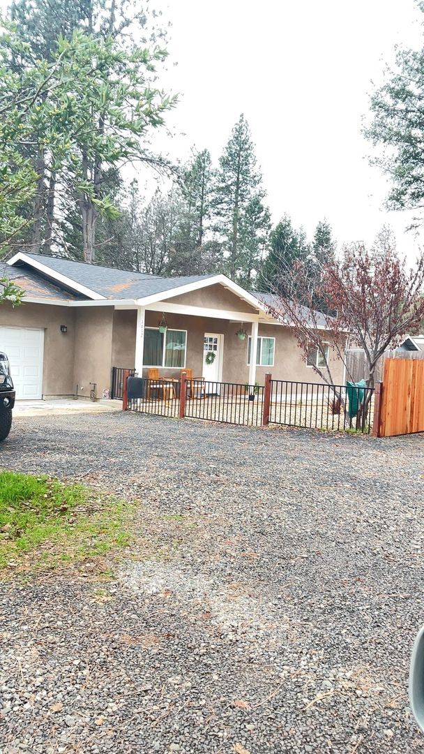 Building Photo - 1612 Walnut Ln