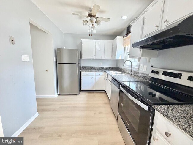 Foto del edificio - 13767 Marsden Ct